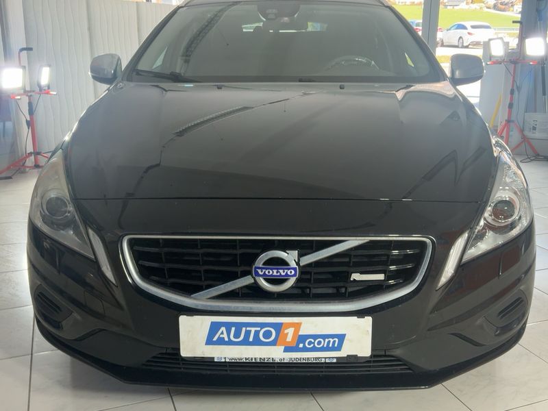 Volvo V60 2.0 D4 R-Design 2011 – снимка 14