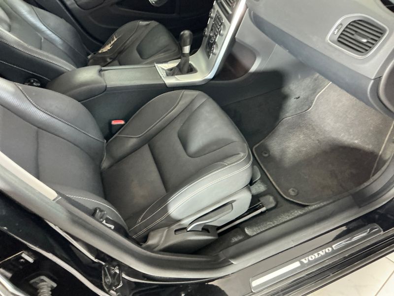 Volvo V60 2.0 D4 R-Design 2011 – снимка 54