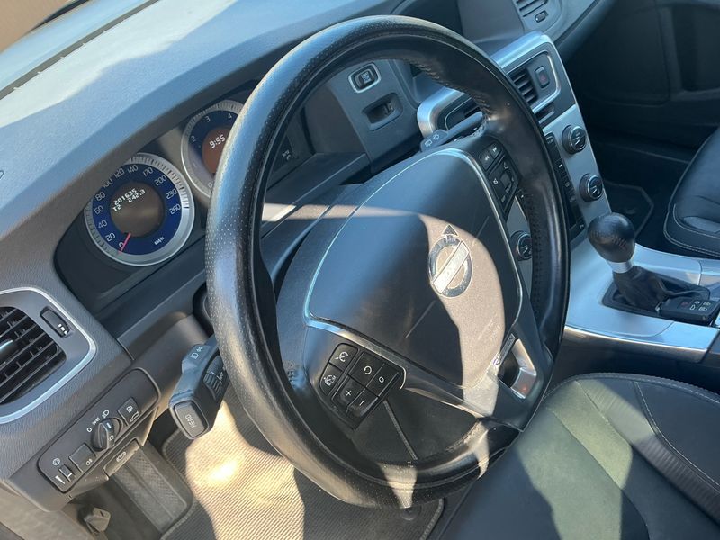 Volvo V60 2.0 D4 R-Design 2011 – снимка 48