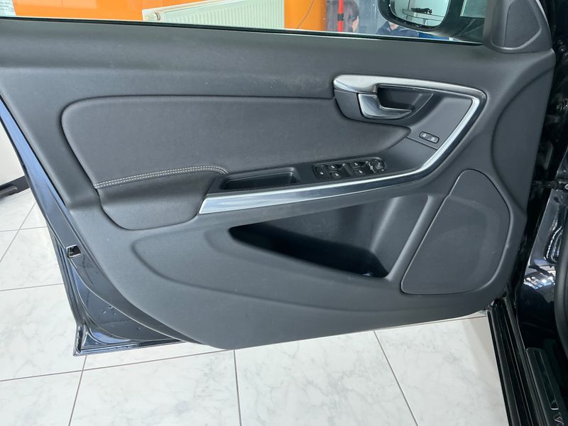 Volvo V60 2.0 D4 R-Design 2011 – снимка 47