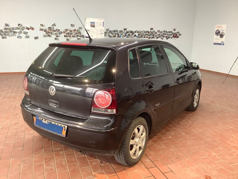 Volkswagen Polo 1.6 Black Edition 2008 – снимка 2