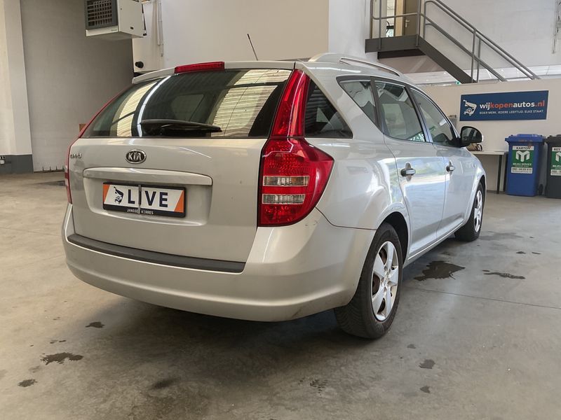 Kia cee'd 1.4 Vision 2009 – снимка 2