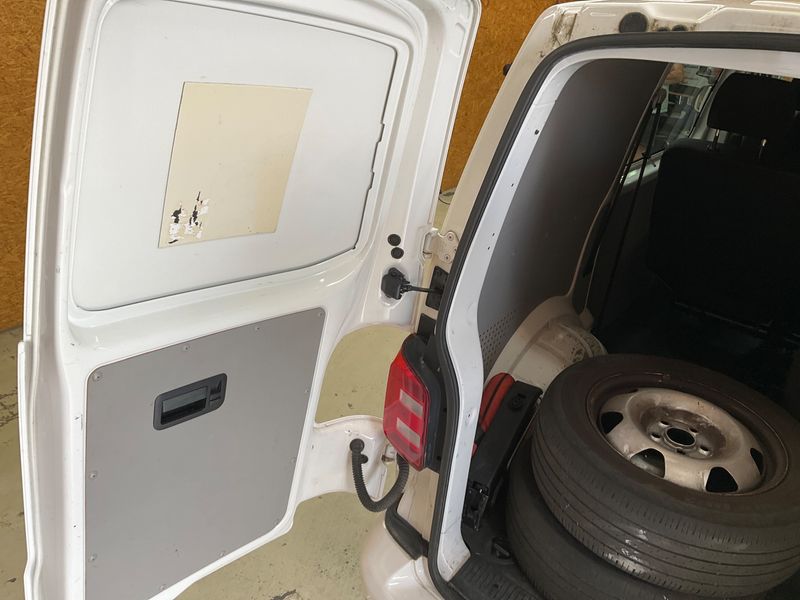 Volkswagen T6 Kombi 2.0 TDI 4Motion 2016 – снимка 31