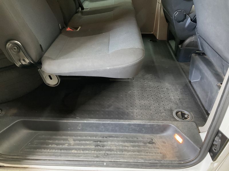 Volkswagen T6 Kombi 2.0 TDI 4Motion 2016 – снимка 35