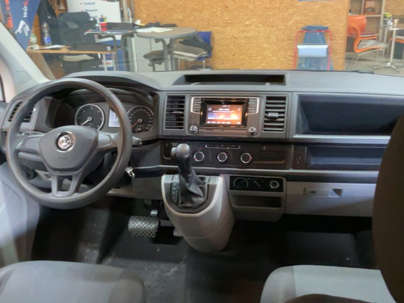 Volkswagen T6 Kombi 2.0 TDI 4Motion 2016 – снимка 18