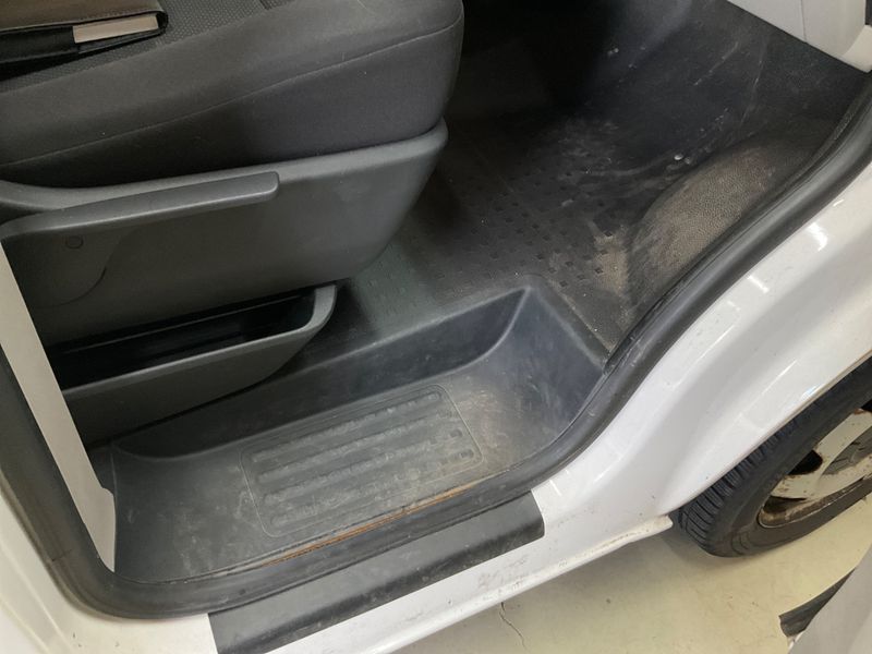 Volkswagen T6 Kombi 2.0 TDI 4Motion 2016 – снимка 32