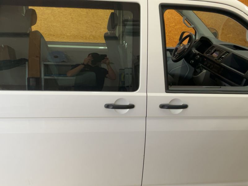 Volkswagen T6 Kombi 2.0 TDI 4Motion 2016 – снимка 10