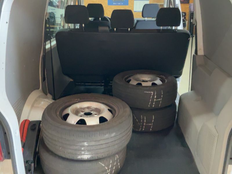 Volkswagen T6 Kombi 2.0 TDI 4Motion 2016 – снимка 16