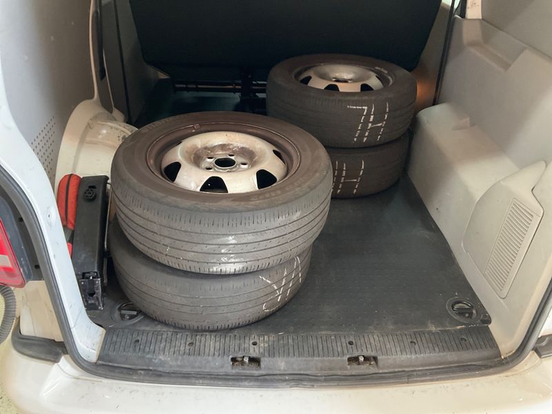 Volkswagen T6 Kombi 2.0 TDI 4Motion 2016 – снимка 36
