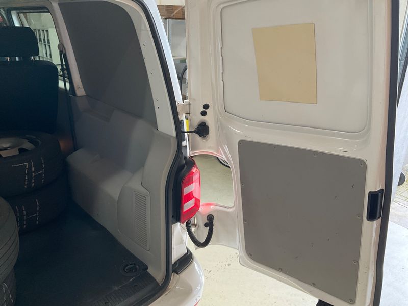 Volkswagen T6 Kombi 2.0 TDI 4Motion 2016 – снимка 29