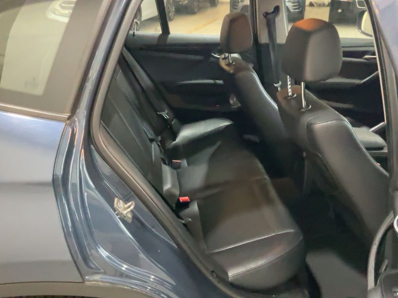 BMW X1 sDrive 18d 2011 – снимка 19
