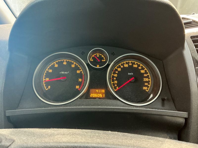 Opel Zafira 1.8 Family Plus 2012 – снимка 4