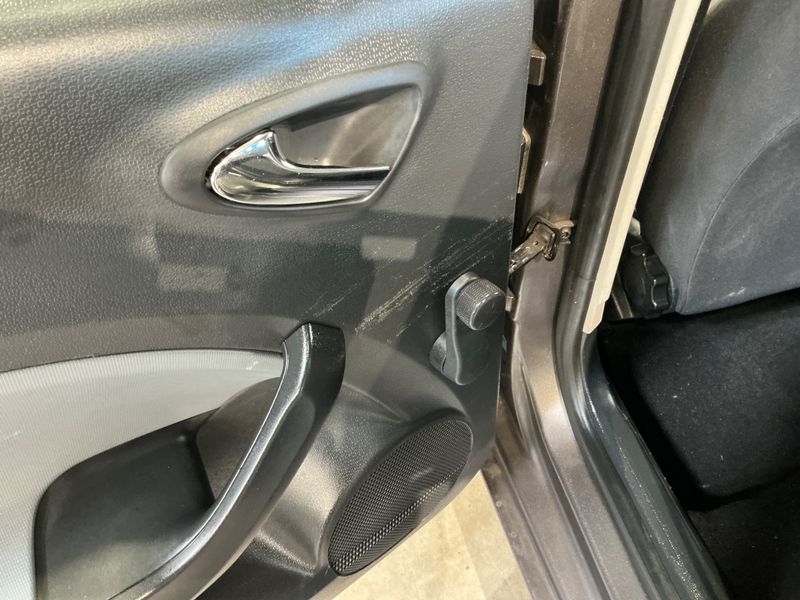 Seat Ibiza 1.2 TSI Sun 2014 – снимка 31