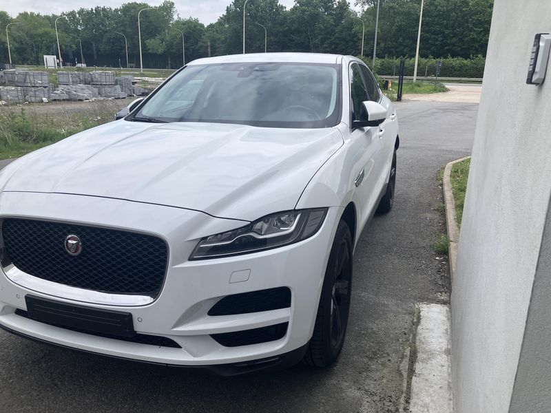 Jaguar F-Pace 20d Prestige AWD 2018 – снимка 2