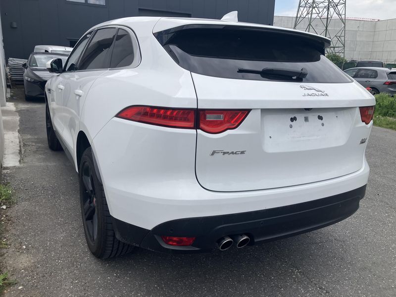 Jaguar F-Pace 20d Prestige AWD 2018 – снимка 6