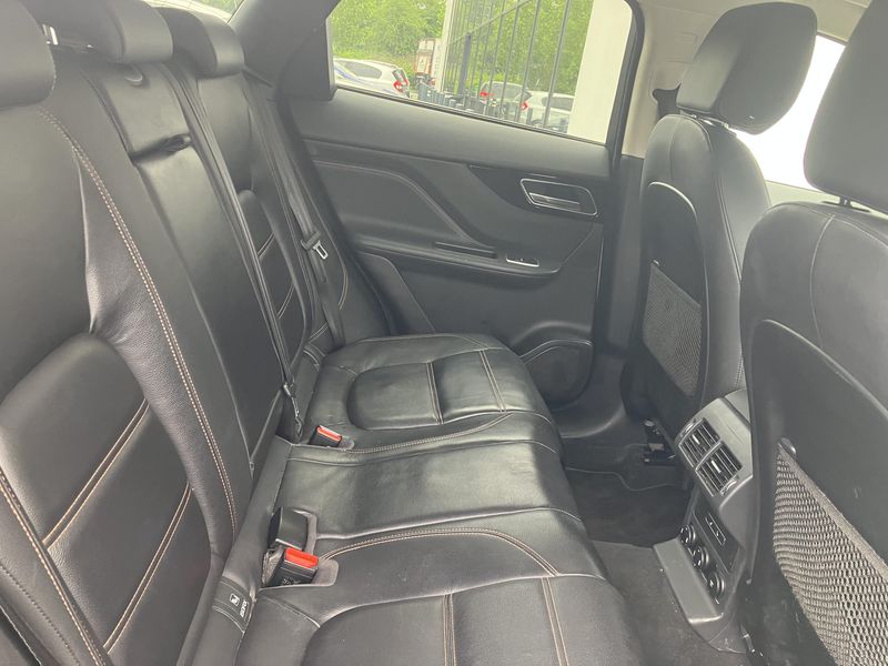 Jaguar F-Pace 20d Prestige AWD 2018 – снимка 19