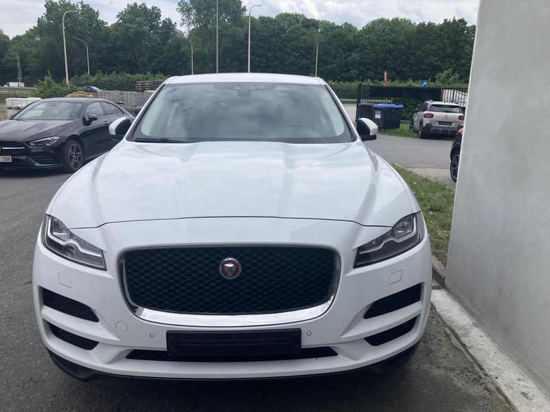 Jaguar F-Pace 20d Prestige AWD 2018 – снимка 14