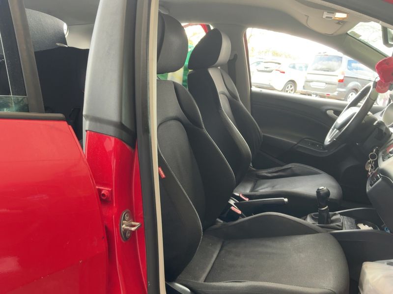 Seat Ibiza 1.6 TDI Sport 2010 – снимка 16