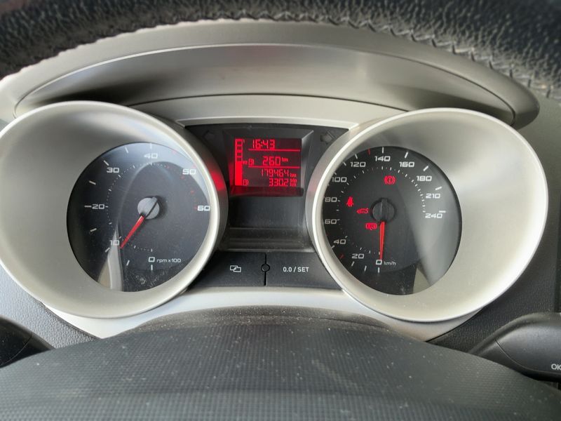 Seat Ibiza 1.6 TDI Sport 2010 – снимка 18