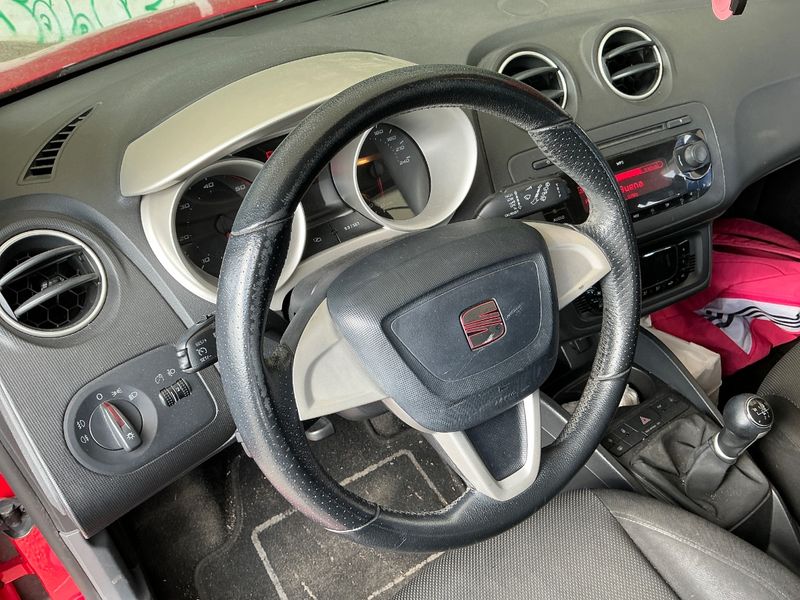 Seat Ibiza 1.6 TDI Sport 2010 – снимка 27