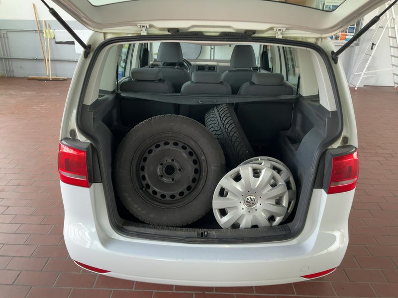 Volkswagen Touran 1.6 TDI Trendline 2014 – снимка 16