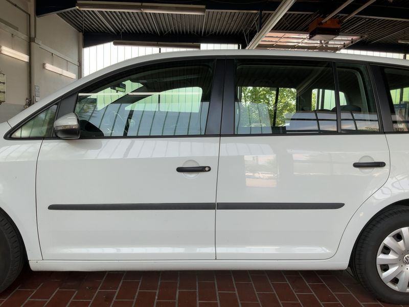 Volkswagen Touran 1.6 TDI Trendline 2014 – снимка 4