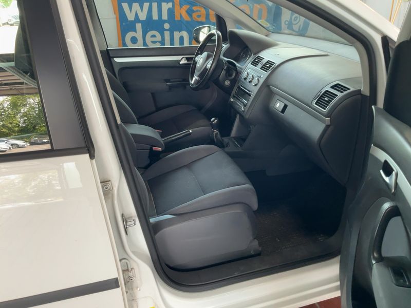 Volkswagen Touran 1.6 TDI Trendline 2014 – снимка 17