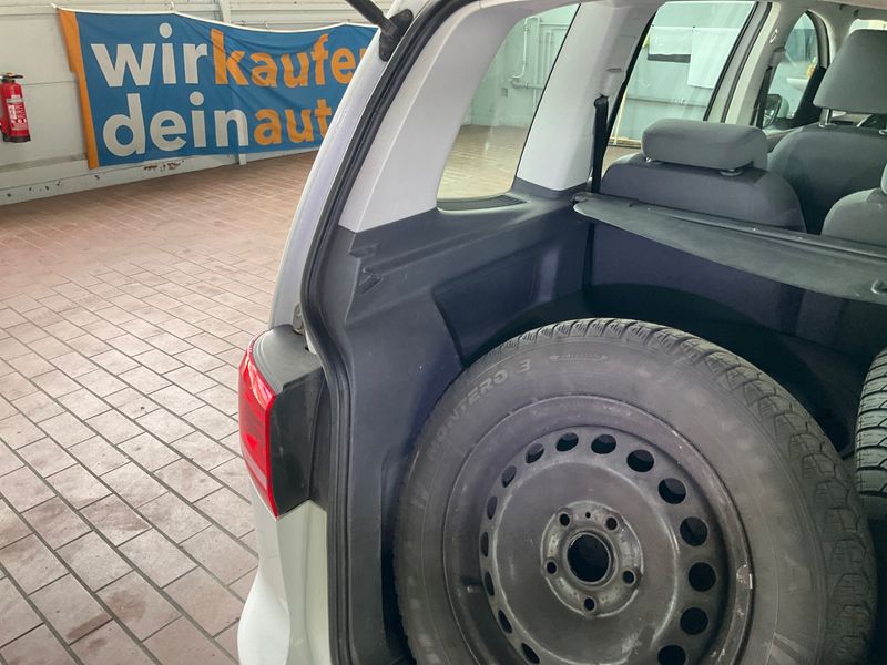 Volkswagen Touran 1.6 TDI Trendline 2014 – снимка 39