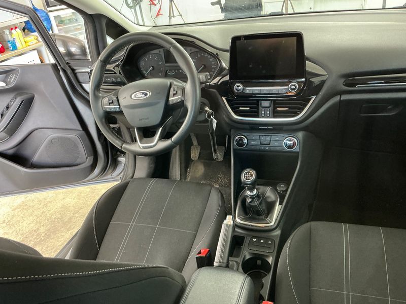 Ford Fiesta 1.0 EcoBoost Cool&Connect 2019 – снимка 17