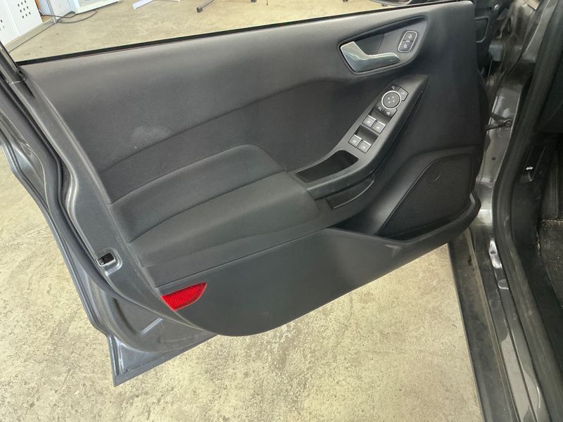 Ford Fiesta 1.0 EcoBoost Cool&Connect 2019 – снимка 22