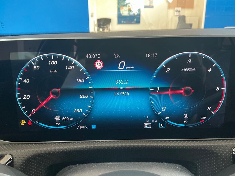 Mercedes-Benz A-Klasse Limousine A 180 d AMG Line 2020 – снимка 18