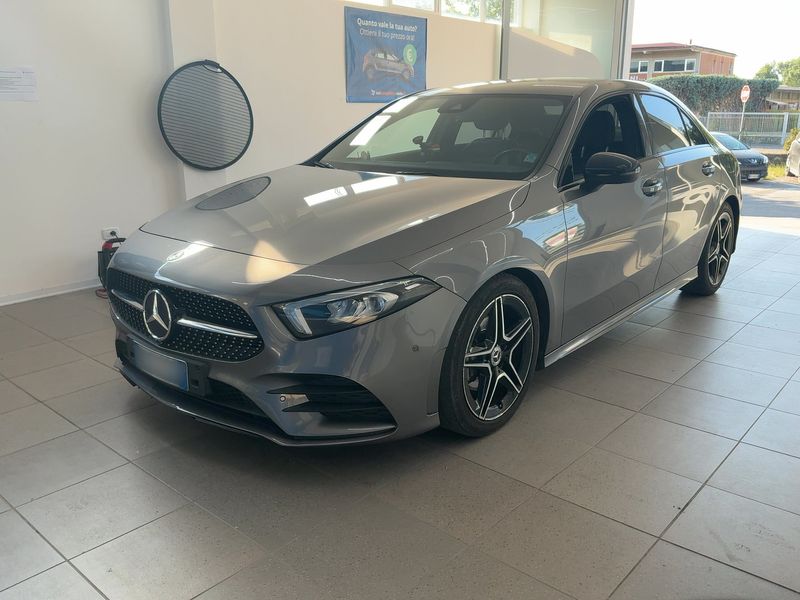 Mercedes-Benz A-Klasse Limousine A 180 d AMG Line 2020 – снимка 1