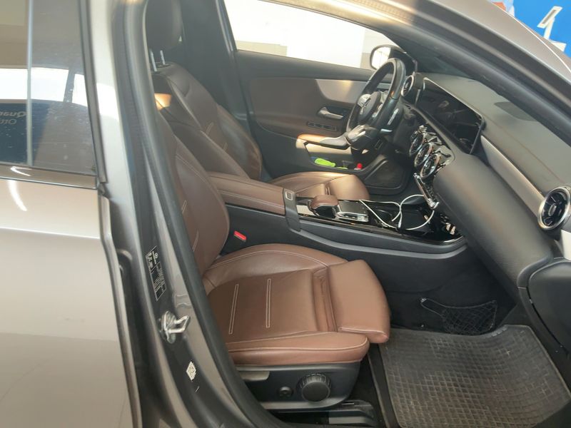Mercedes-Benz A-Klasse Limousine A 180 d AMG Line 2020 – снимка 16