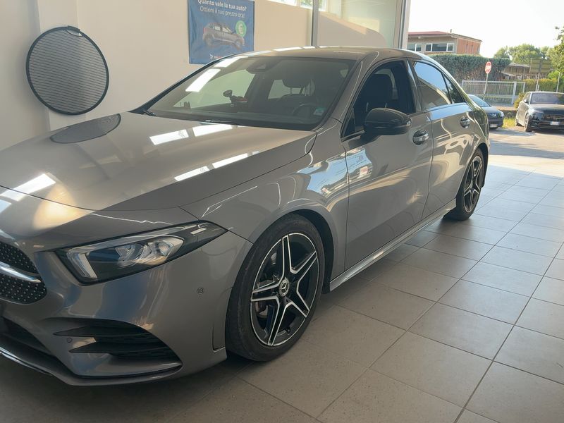 Mercedes-Benz A-Klasse Limousine A 180 d AMG Line 2020 – снимка 2