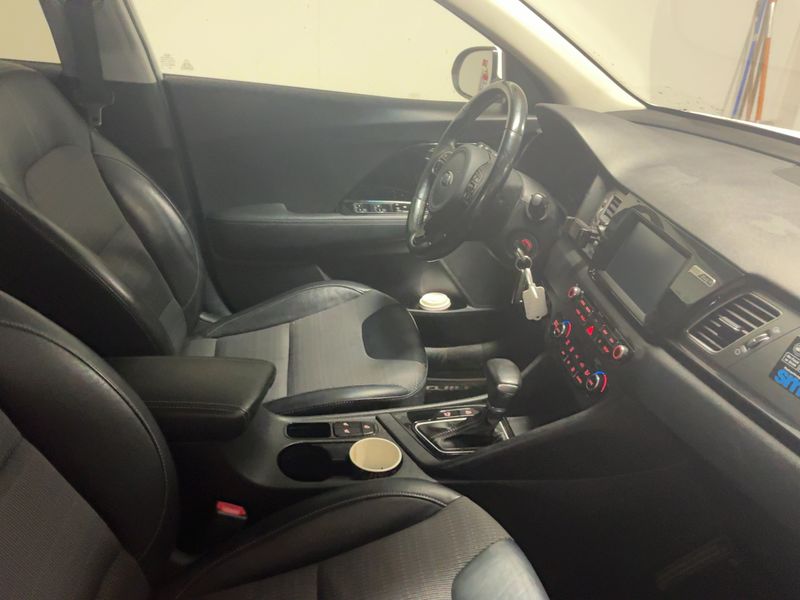 Kia Niro 1.6 Plug-in Hybrid 2019 – снимка 17
