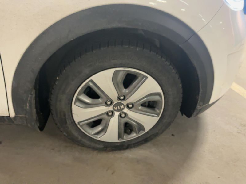 Kia Niro 1.6 Plug-in Hybrid 2019 – снимка 11