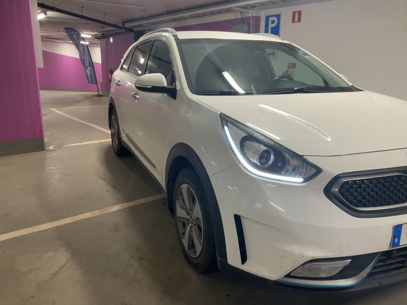 Kia Niro 1.6 Plug-in Hybrid 2019 – снимка 12