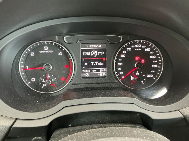 Audi Q3 2.0 TDI quattro Sport 2015 – снимка 19