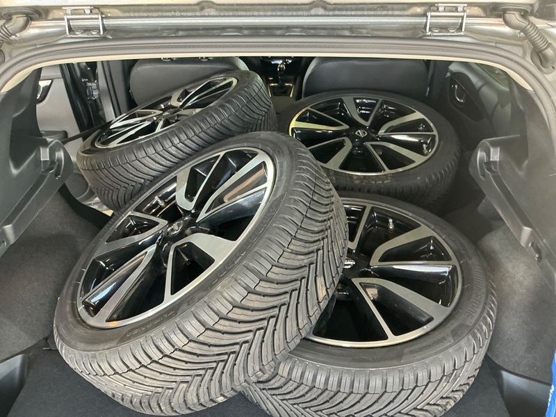 Nissan Qashqai 1.6 dCi Tekna 4x4 2015 – снимка 15
