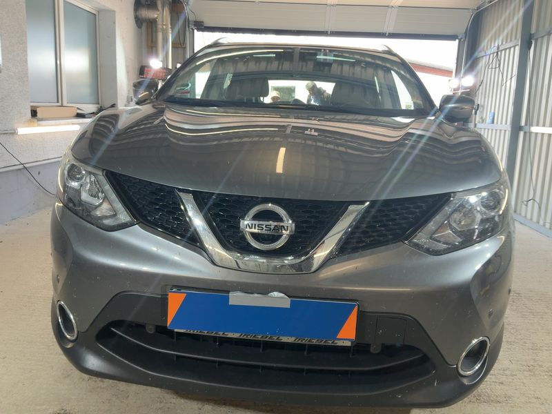 Nissan Qashqai 1.6 dCi Tekna 4x4 2015 – снимка 14