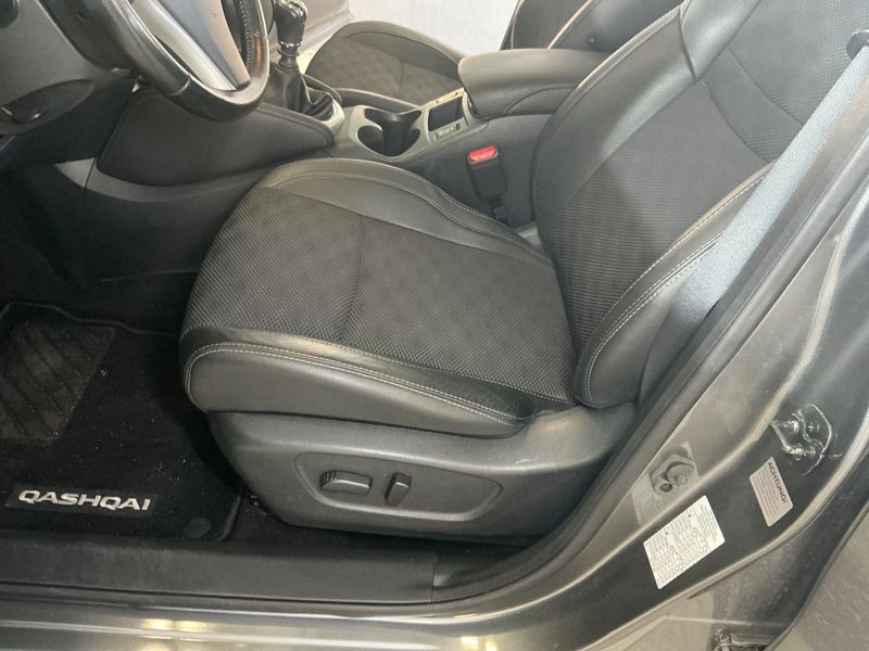 Nissan Qashqai 1.6 dCi Tekna 4x4 2015 – снимка 25