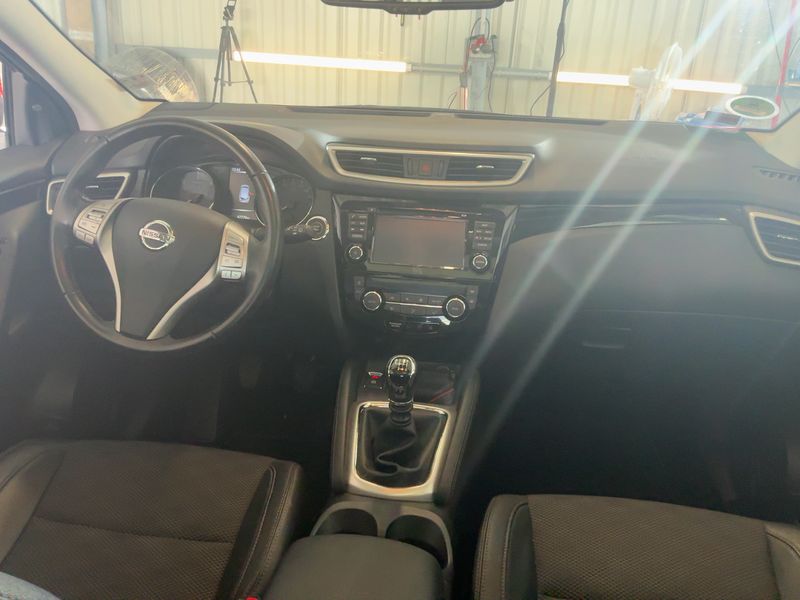Nissan Qashqai 1.6 dCi Tekna 4x4 2015 – снимка 18