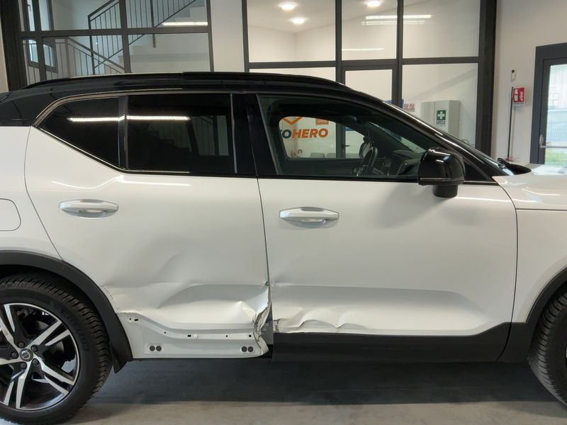 Volvo XC40 2.0 D4 R-Design AWD 2018 – снимка 10