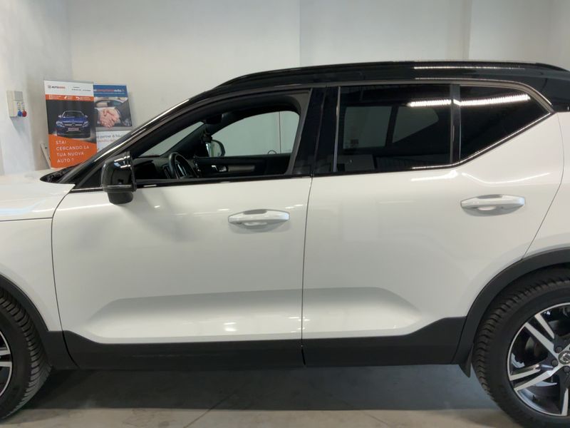 Volvo XC40 2.0 D4 R-Design AWD 2018 – снимка 4