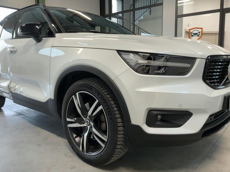 Volvo XC40 2.0 D4 R-Design AWD 2018 – снимка 12