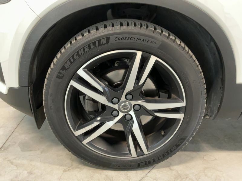Volvo XC40 2.0 D4 R-Design AWD 2018 – снимка 3