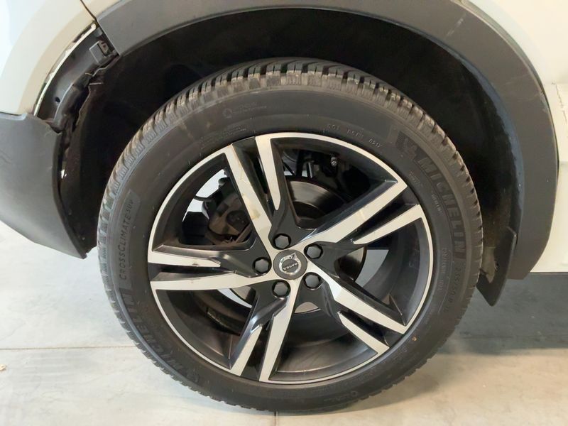 Volvo XC40 2.0 D4 R-Design AWD 2018 – снимка 9