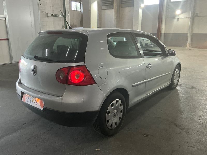 Volkswagen Golf V 2.0 TDI Sportline 2005 – снимка 2