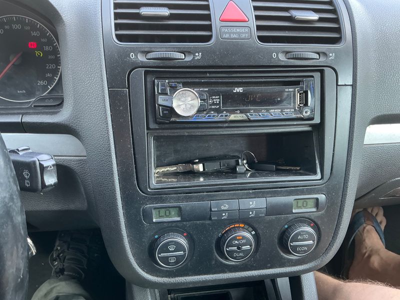 Volkswagen Golf V 2.0 TDI Sportline 2005 – снимка на щета