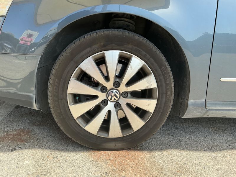 Volkswagen Passat 1.6 TDI Comfortline BlueMotion Tech 2010 – снимка 3